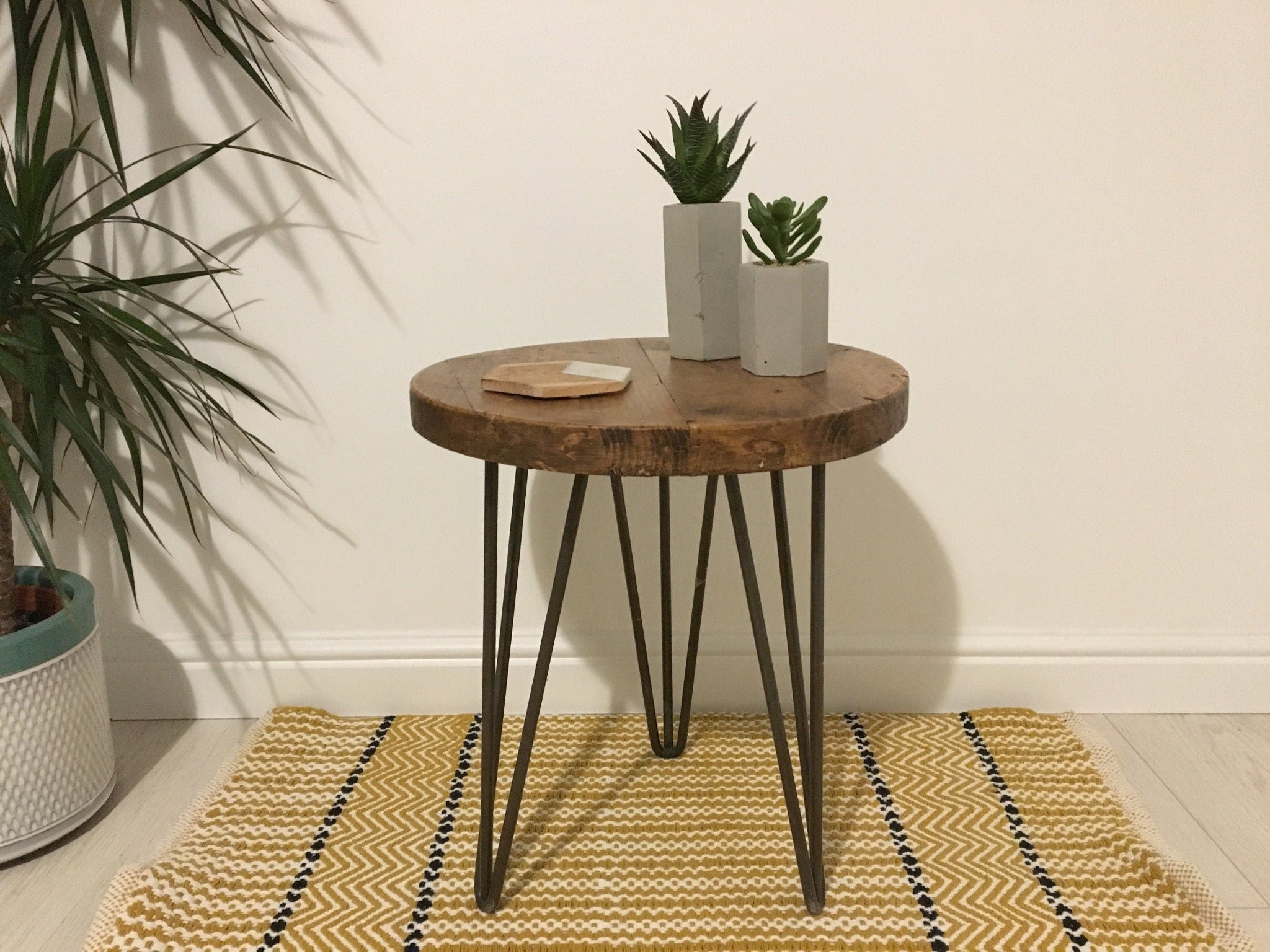 Rustic Wood Round Side Table Coffee Table with Steel Hairpin Legs