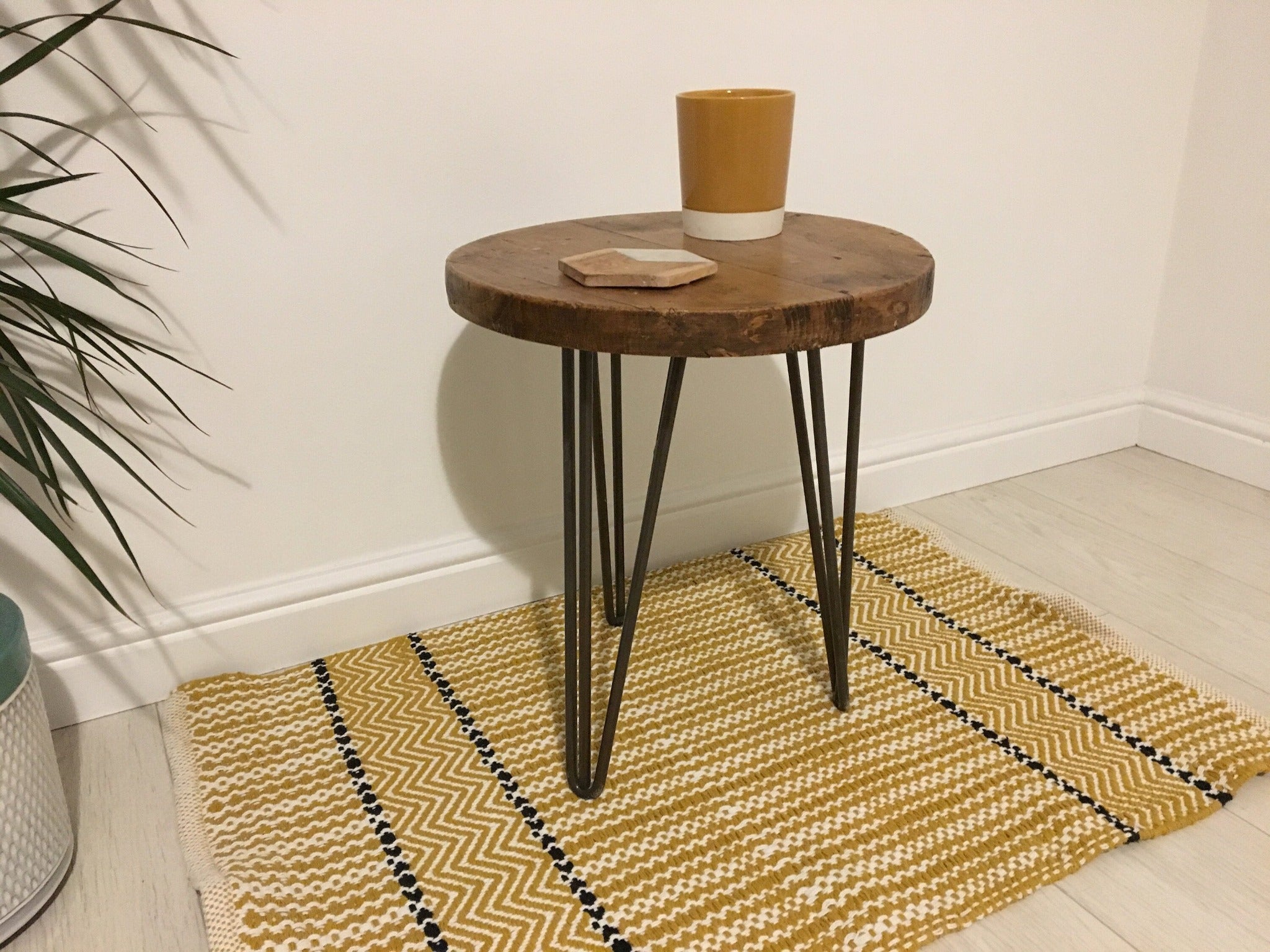 Rustic Wood Round Side Table Coffee Table with Steel Hairpin Legs